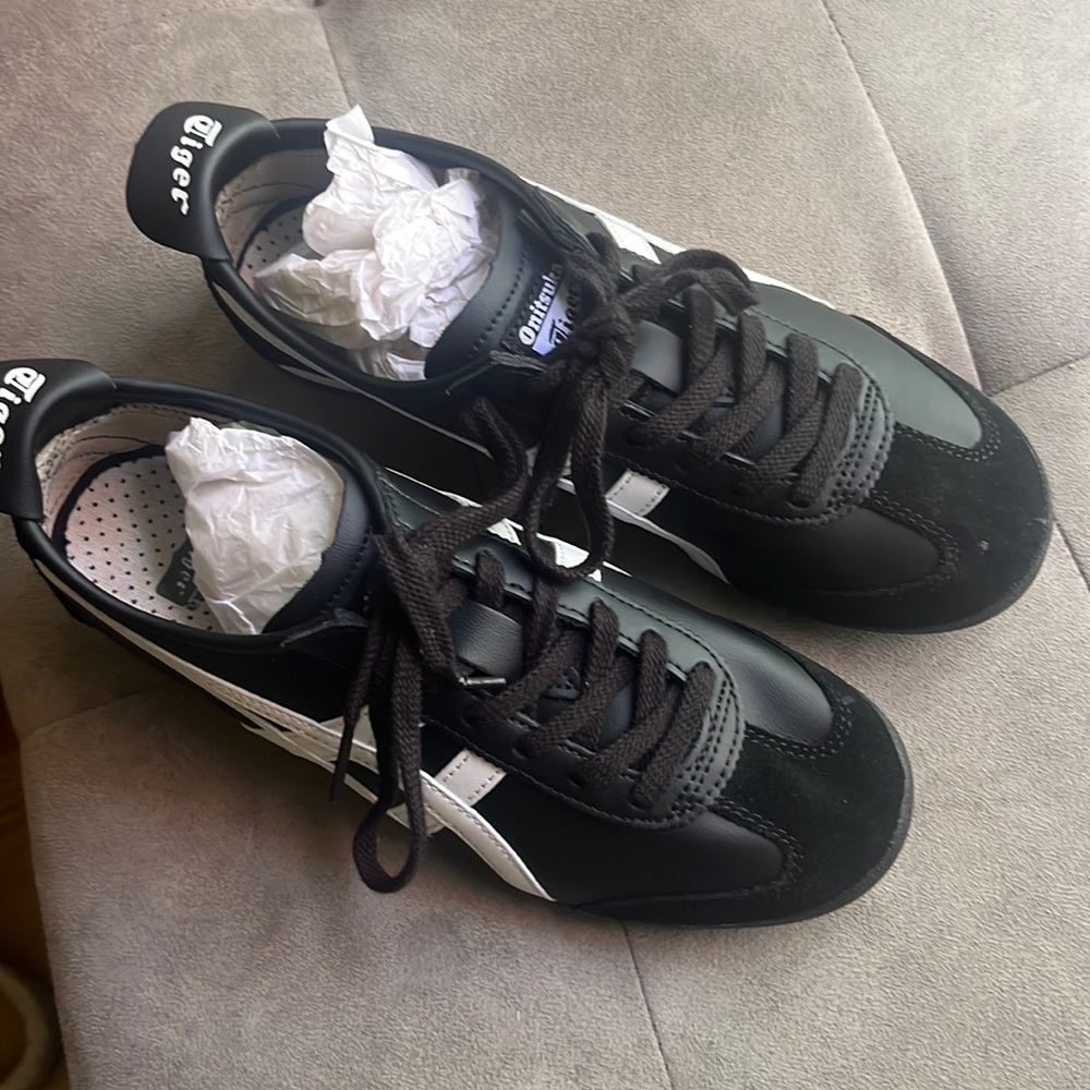 Black onitsuka tigers